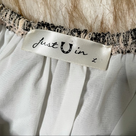 Scalloped lace off shoulder top - Picture 6 of 7